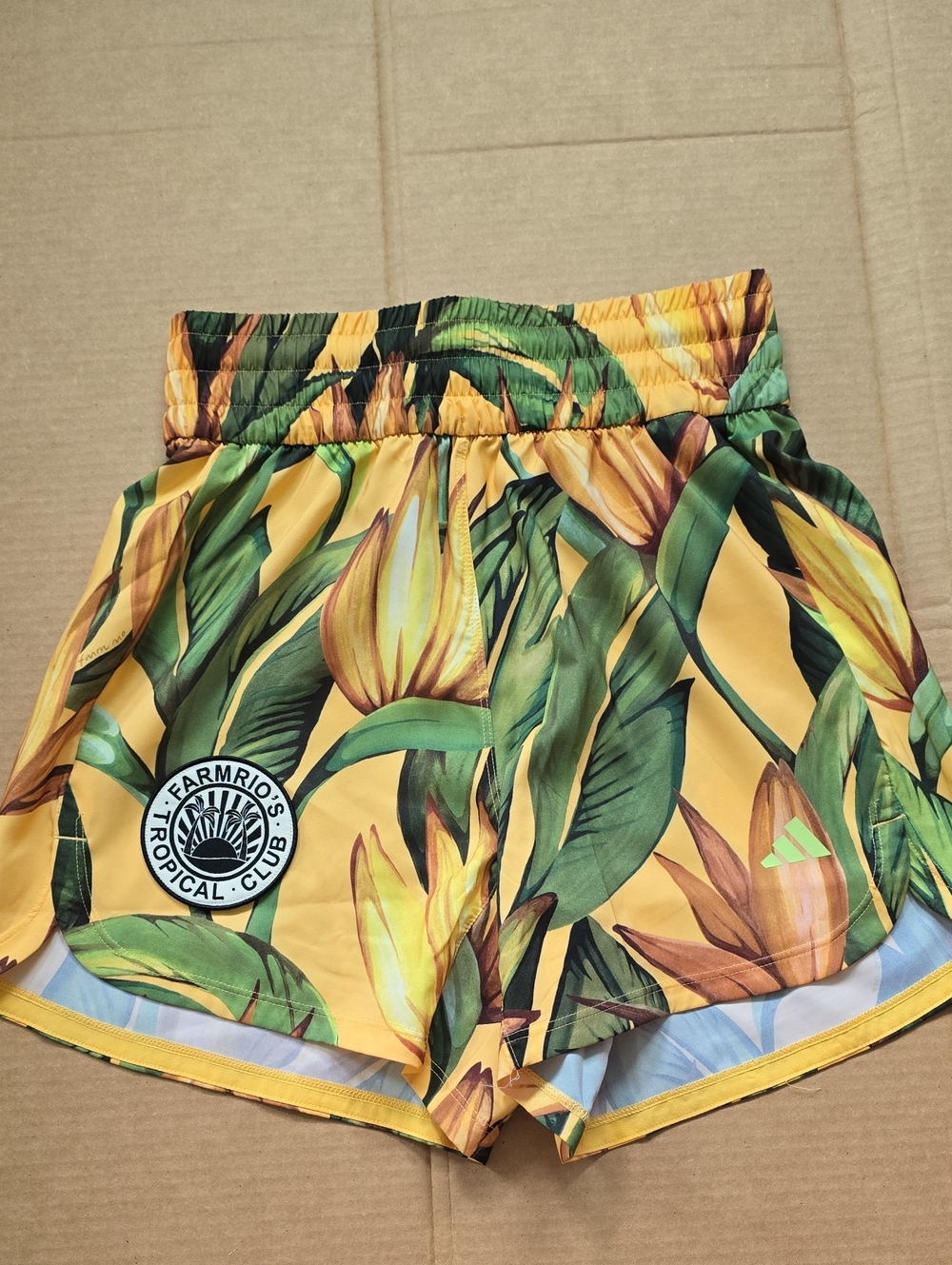 Farm Rio x Adidas Farm Shorts semi spatk/bold gold-XS